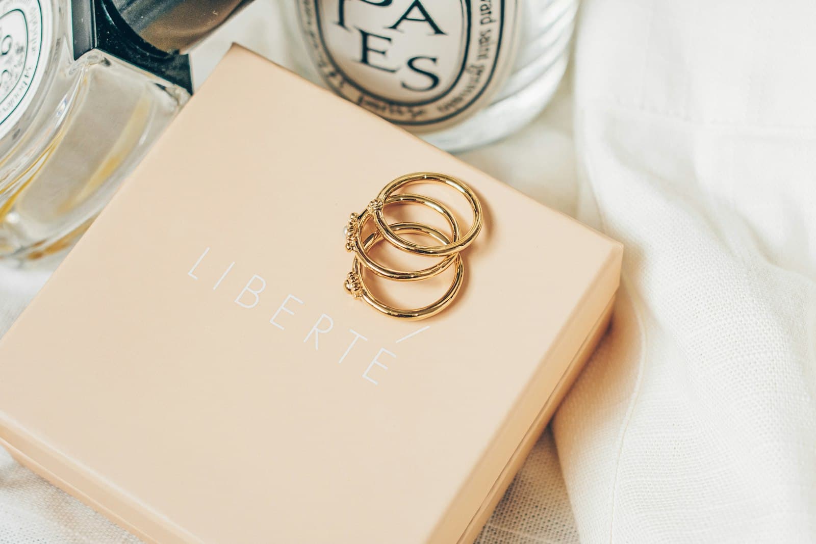 گوشواره حلقه‌ای آویزدار